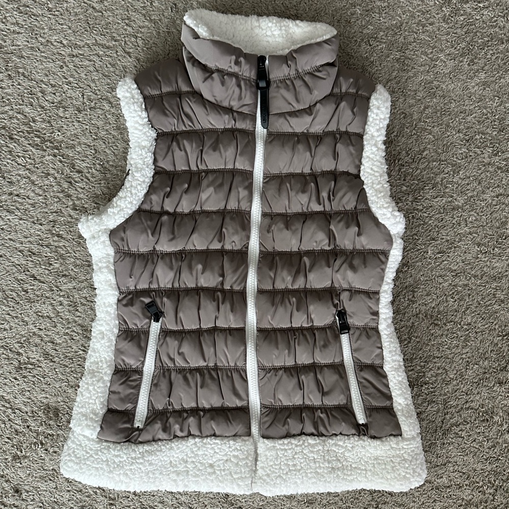 Calvin Klein Performance Sherpa lined puffer vest size